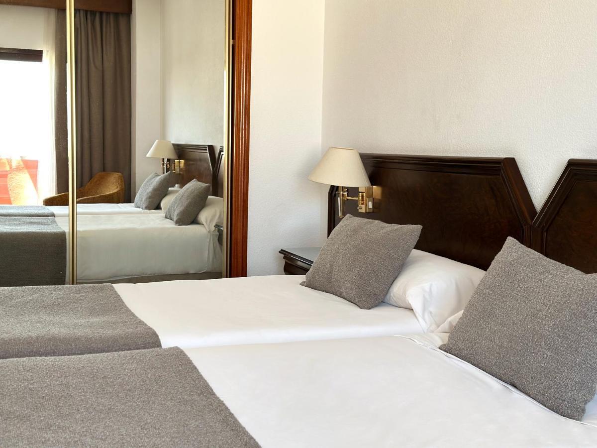 โฮเต็ล ทูเรีย Hotel บาเลนเซีย ภายนอก รูปภาพ